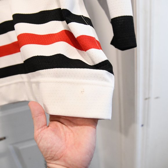 Chris Chelios Blackhawks *Authentic* Nike Home Jersey size 44 Made in Canada MIC - Picture 9 of 16